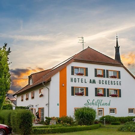 Hotel Am Uckersee 로퍼스도프 외부 사진
