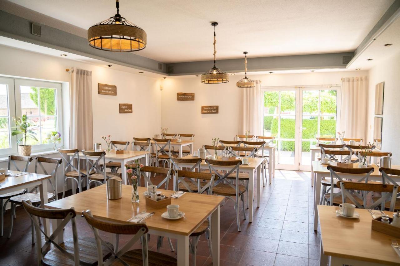 Hotel Am Uckersee 로퍼스도프 외부 사진