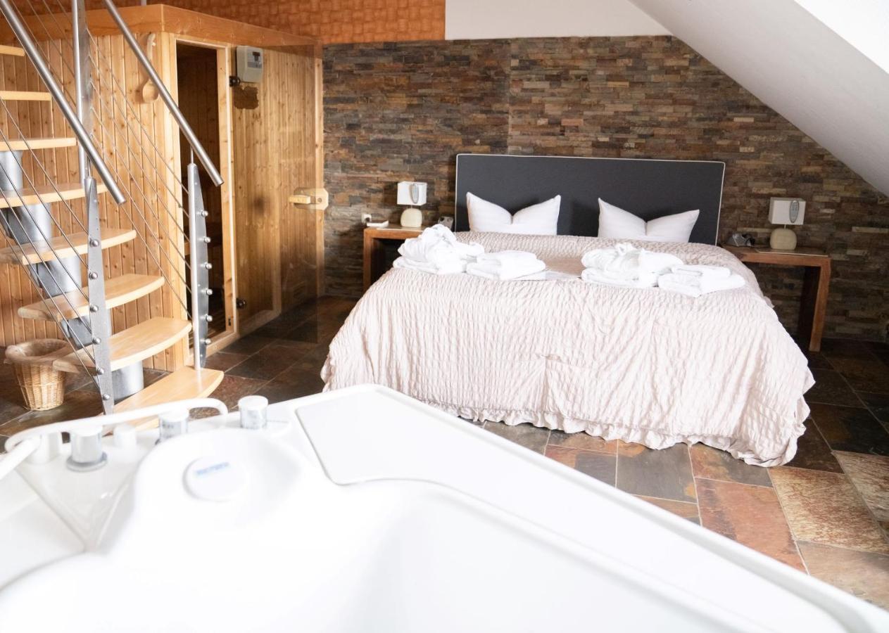 Hotel Am Uckersee 로퍼스도프 외부 사진