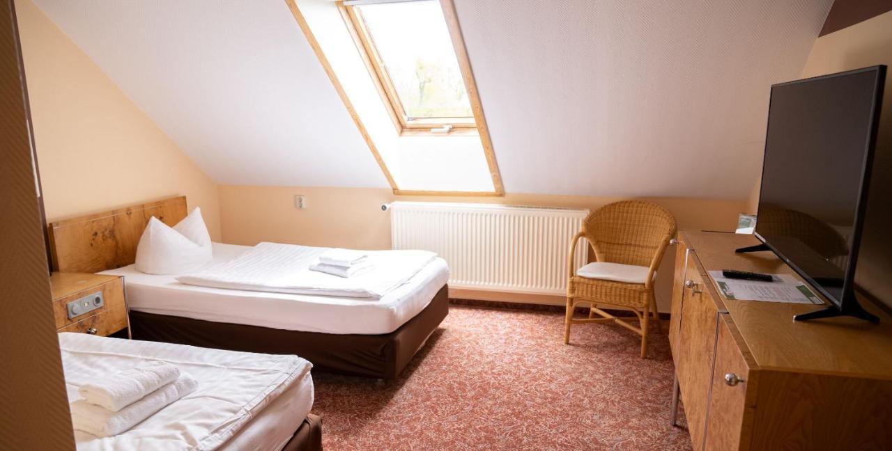 Hotel Am Uckersee 로퍼스도프 외부 사진