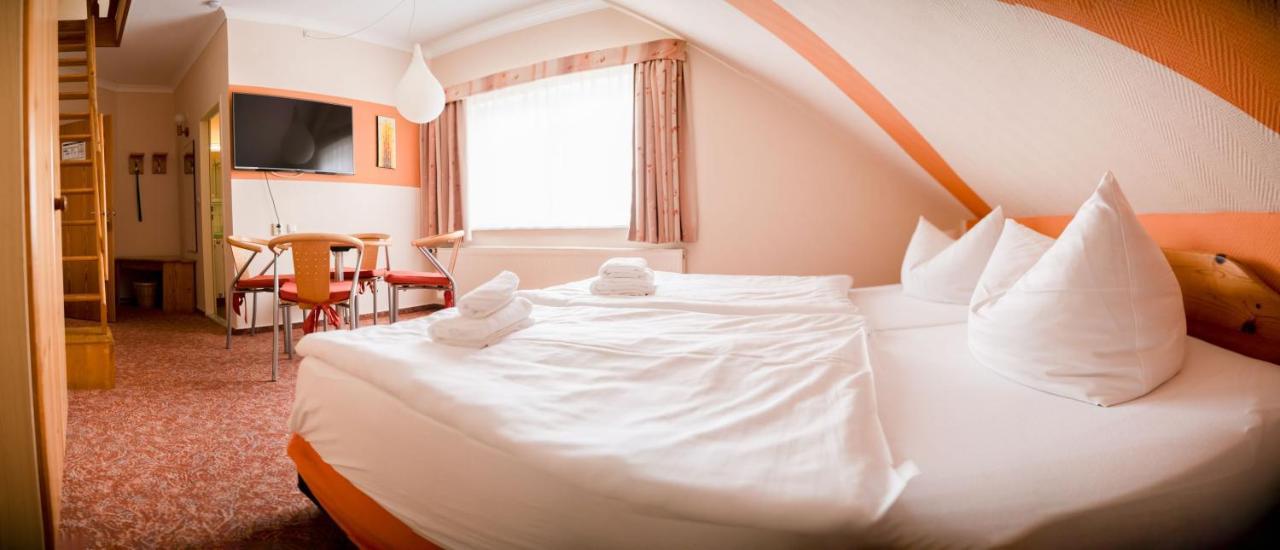 Hotel Am Uckersee 로퍼스도프 외부 사진