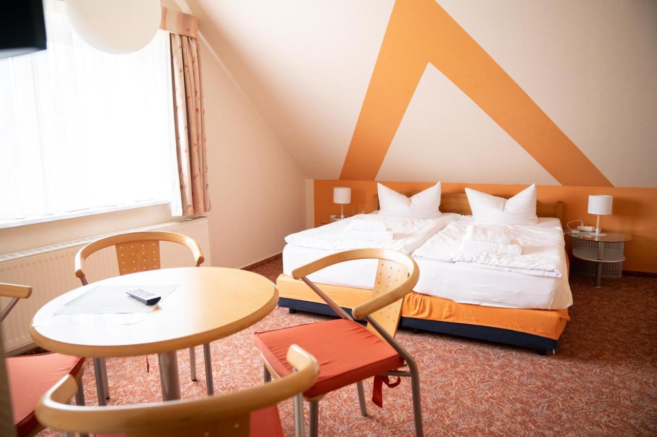 Hotel Am Uckersee 로퍼스도프 외부 사진