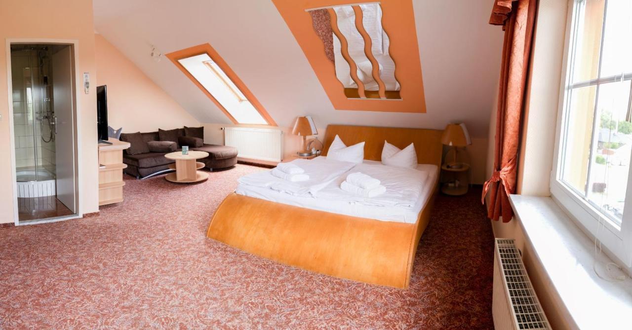 Hotel Am Uckersee 로퍼스도프 외부 사진