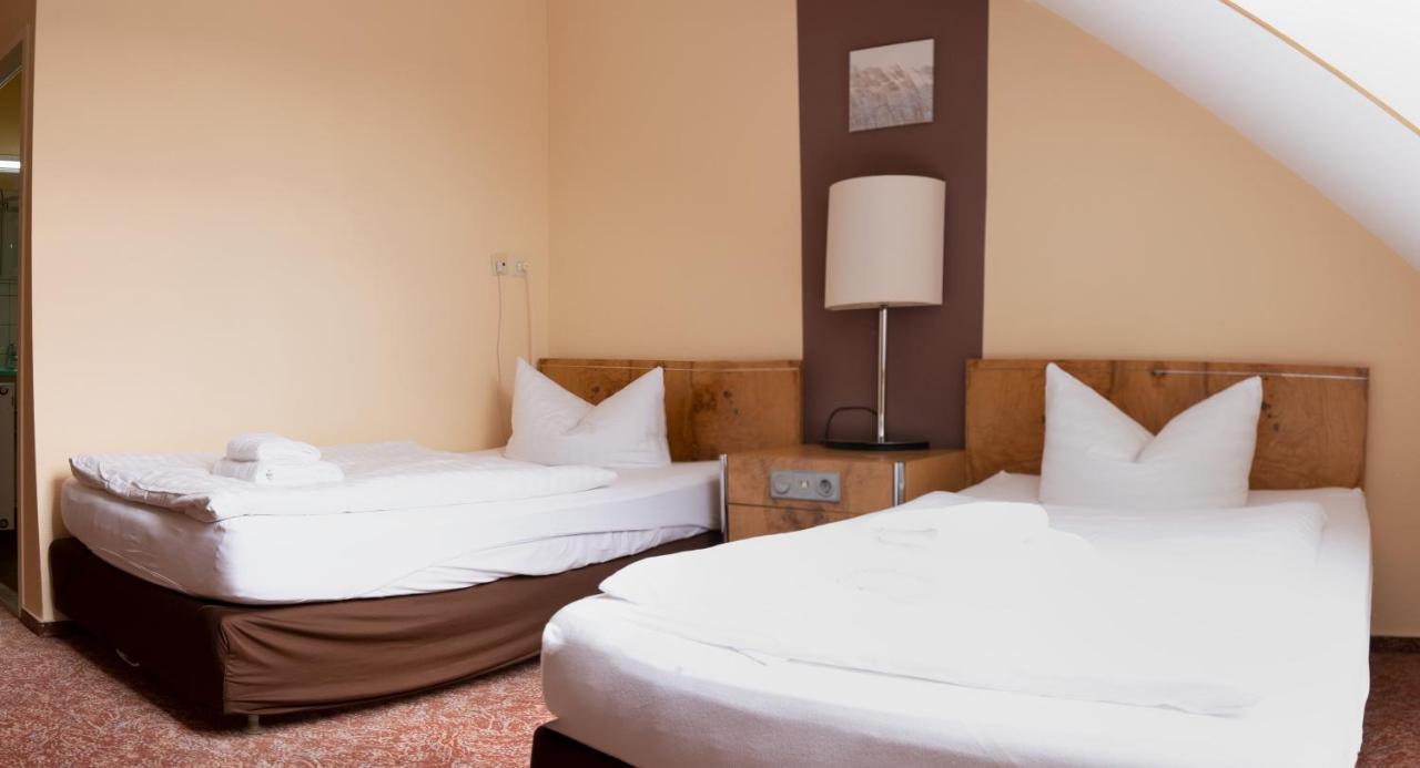 Hotel Am Uckersee 로퍼스도프 외부 사진