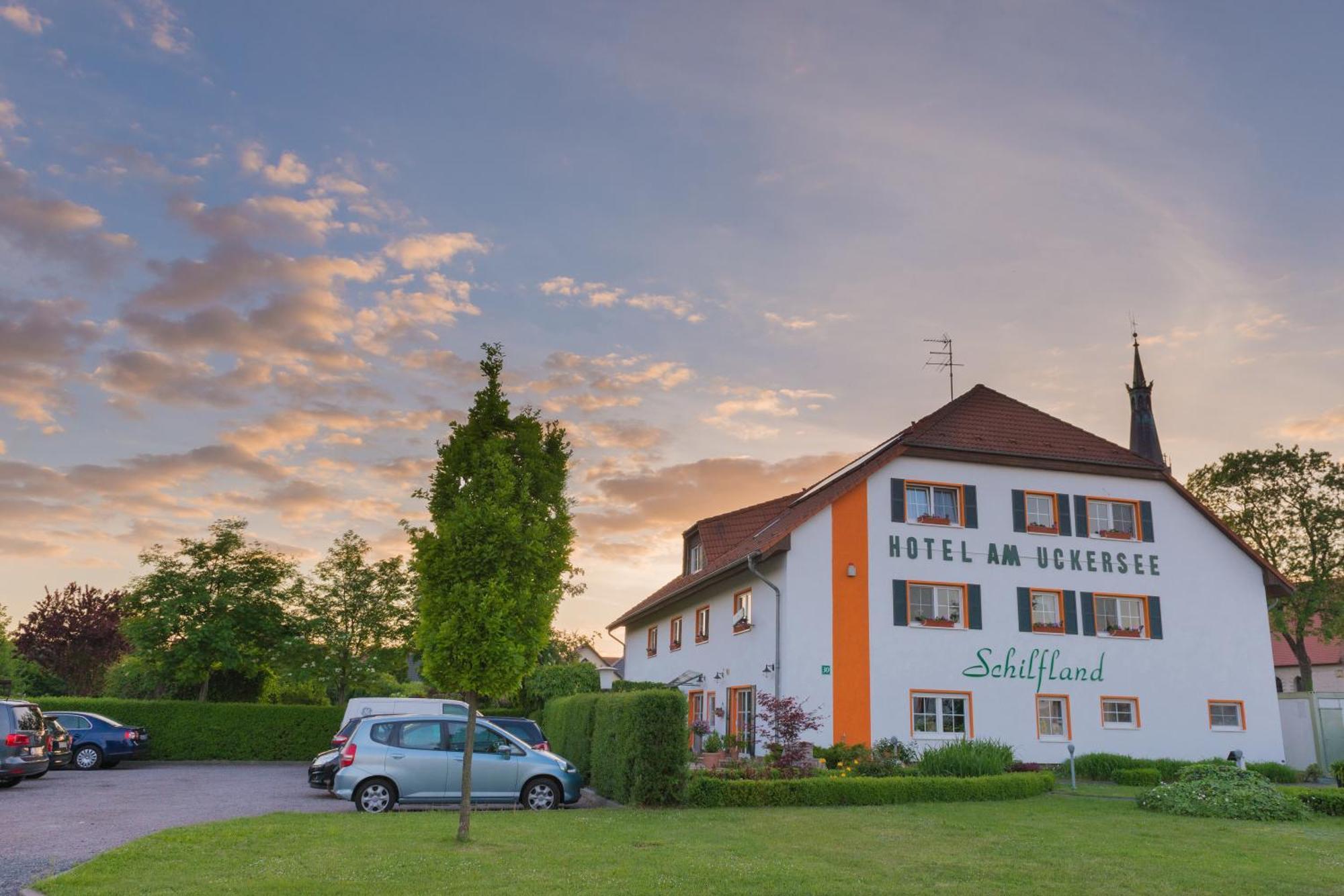 Hotel Am Uckersee 로퍼스도프 외부 사진